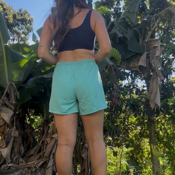 Patagonia Women’s 5” baggies (teal/mint green) - Picture 4 of 8